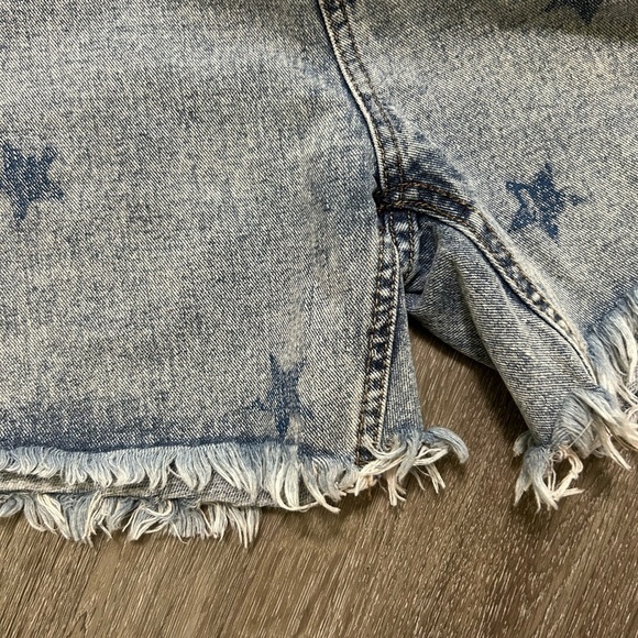 NWT Umgee Star Print High Waisted Denim Shorts Distressed Fray Acid Wash Size 7 - Picture 8 of 12